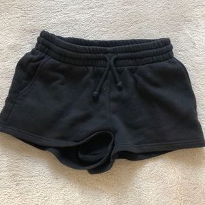 Aritzia x TNA Loose shorts